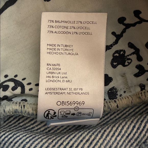 We The Free Osaka mid rise barrel,
Light wash, size 25 NWOT - Picture 8 of 9